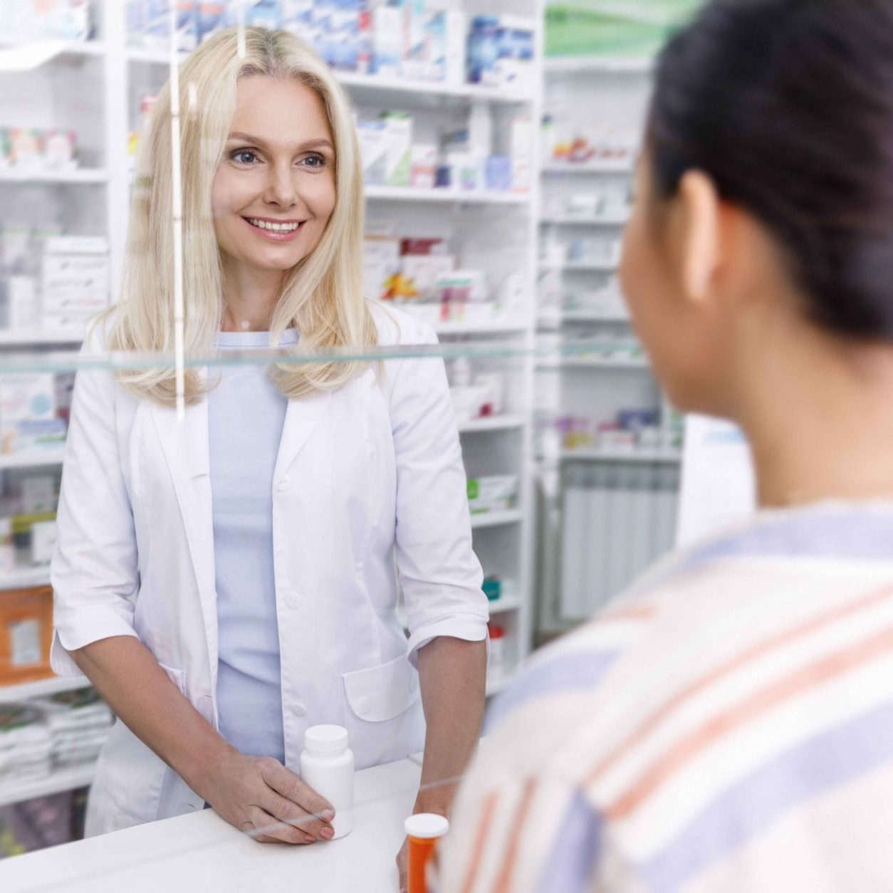 pharmacist-and-customer